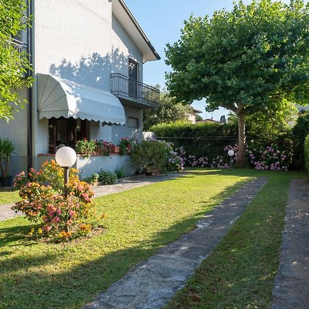 Apartment Holiday Versilia Camaiore Exterior foto